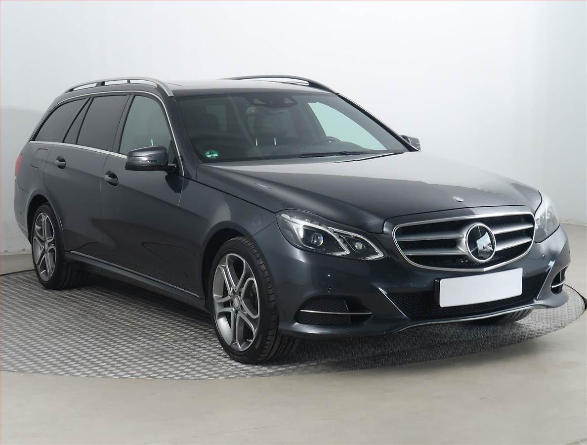 Mercedes-Benz Třídy E Edition E 300 BlueTEC, Automat