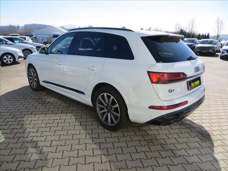 Audi Q7 3,0 TDI 210kW quattro S-line - fotka 5 z 27