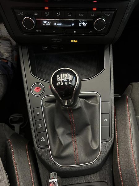 Seat Ibiza FR 1.0 TSi 85kW - fotka 14 z 14