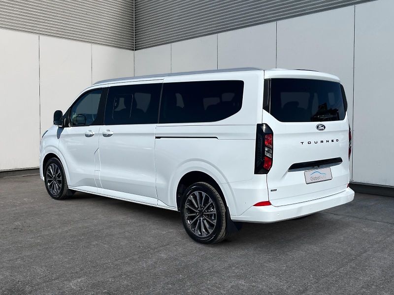 Ford Tourneo Custom (2025) L2 TITANIUM 2.5PHEV 171kW eCVT - fotka 8 z 27