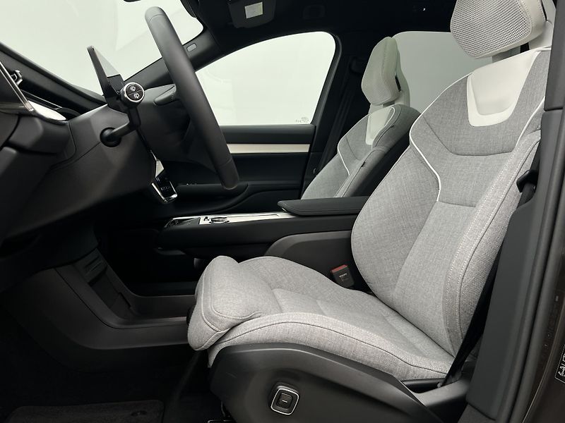 Volvo EX90 AWD TWIN MOTOR RECHARGE 7 MÍST - fotka 3 z 53