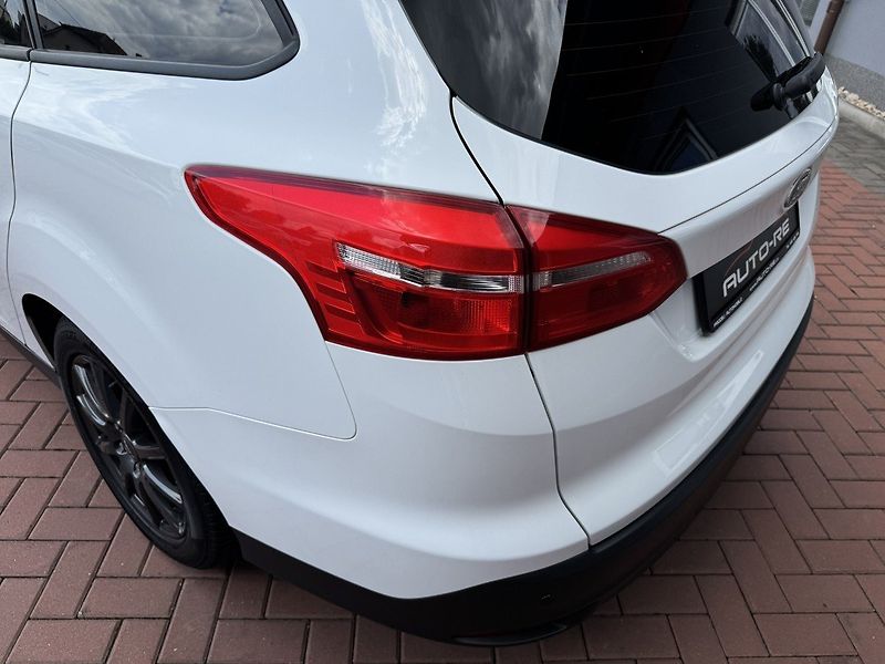 Ford Focus (2016) 1.6i Ti-VCT Klima Winter Paket - fotka 44 z 50