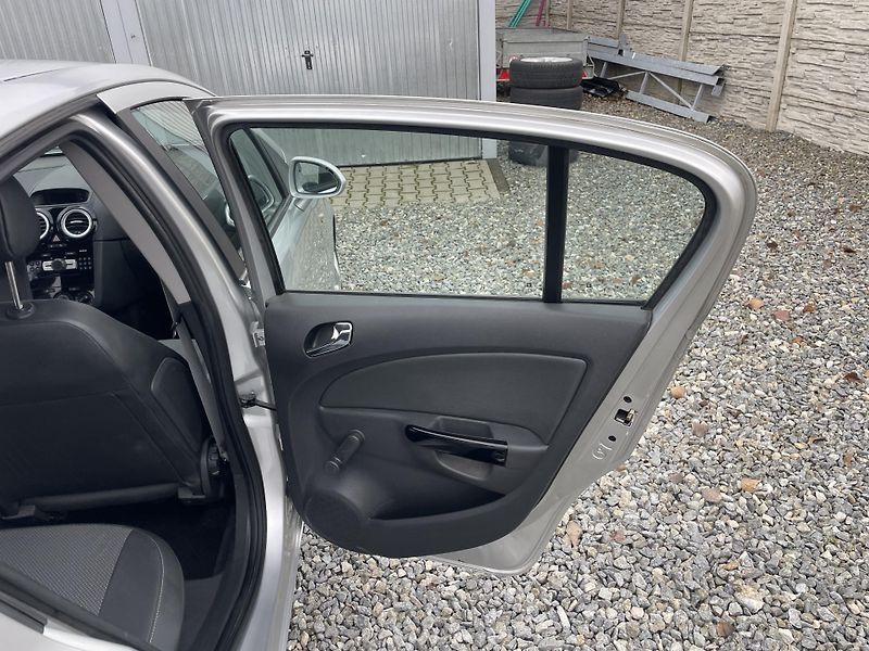 Opel Corsa 1.2i 80PS 141000KM KLIMA STK!! - fotka 128 z 169