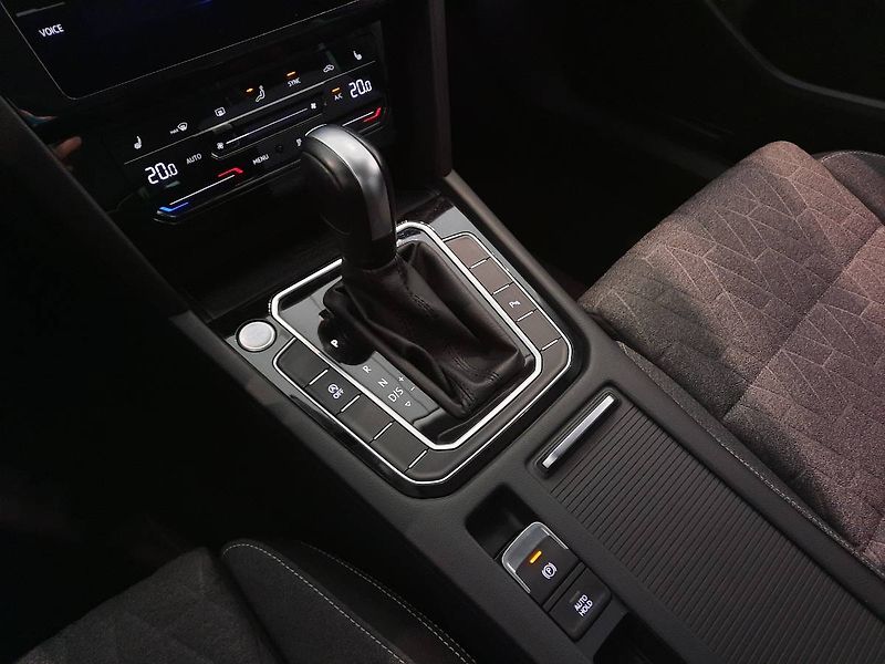Volkswagen Passat Variant (2022) 2.0 TDI (110kW/150k) DSG, Busi - fotka 13 z 28