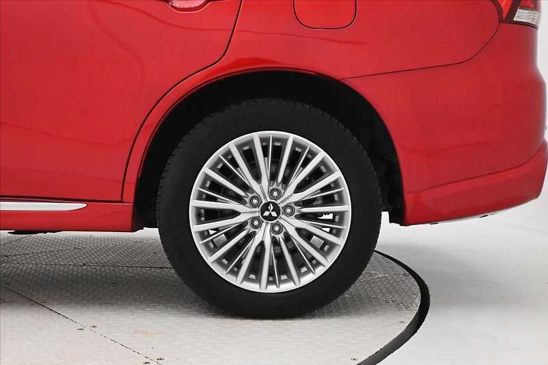 Mitsubishi Outlander 2,4 PHEV Intense+ 4WD Záruka a - fotka 32 z 32