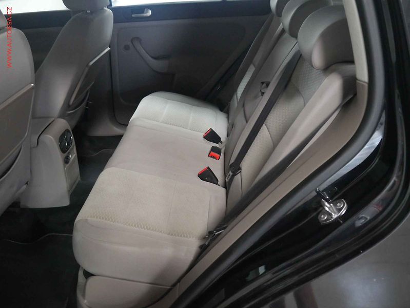 Volkswagen Golf Plus (2009) 1.4 16V, AC, park.čidla - fotka 10 z 18