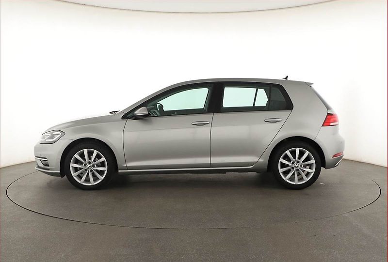 Volkswagen Golf (2017) 1.0 TSI, Tempomat - fotka 3 z 18