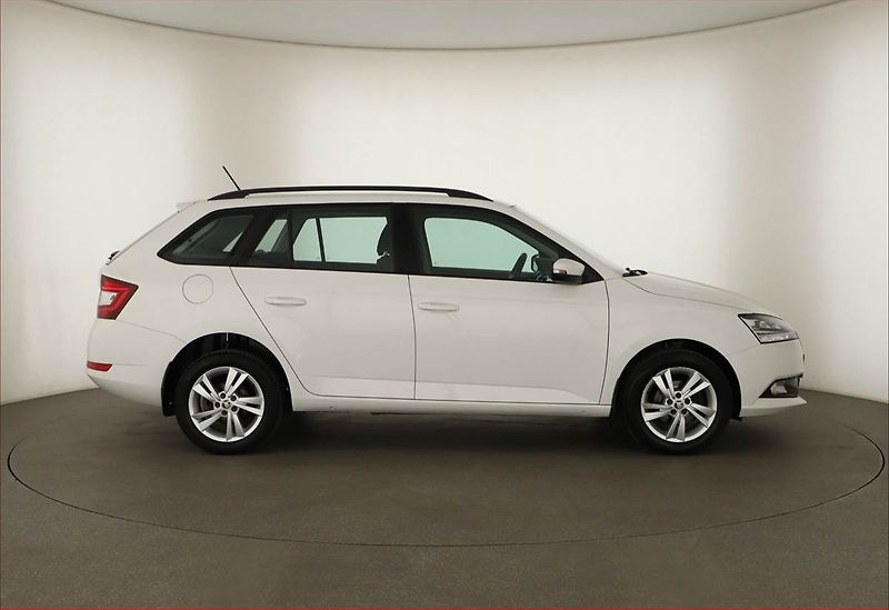 Škoda Fabia (2021) Style 1.0 TSI, ČR,1.maj - fotka 6 z 13
