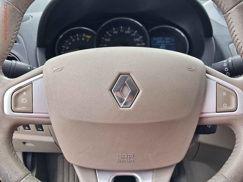 Renault Fluence (2010) 1.6 i, ČR, autoAC, temp. - fotka 17 z 19