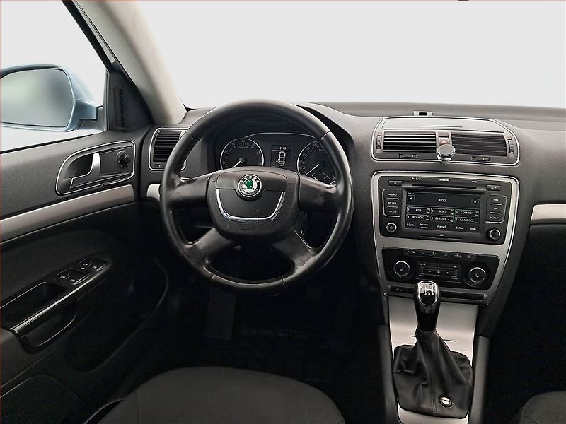 Škoda Octavia (2010) Elegance 1.4 TSI, ČR,1.maj - fotka 7 z 17