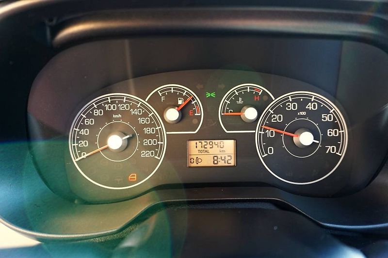 Fiat Grande Punto (2007) 1,2 48 kW - fotka 27 z 32