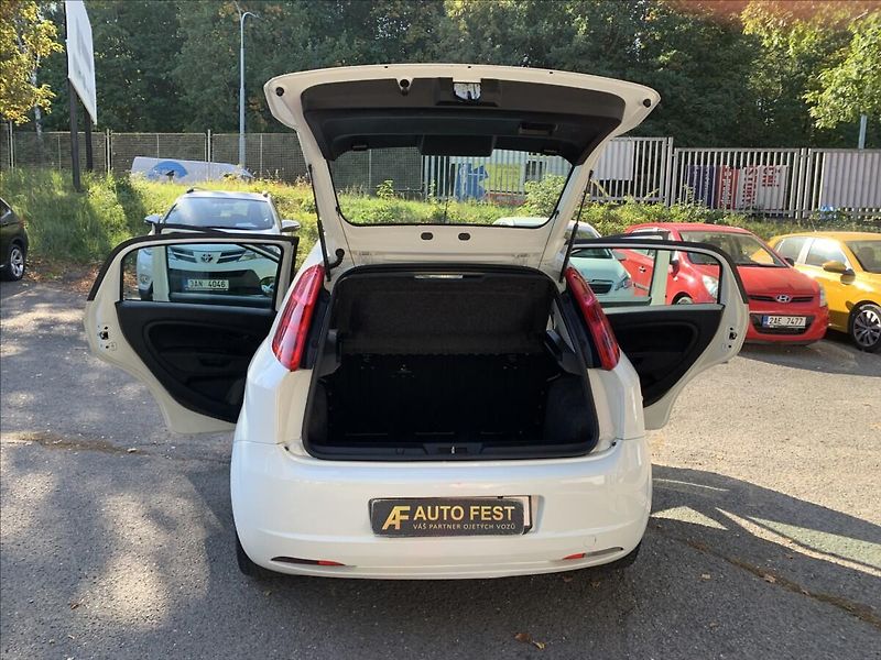 Fiat Punto 1,2 i - fotka 17 z 17