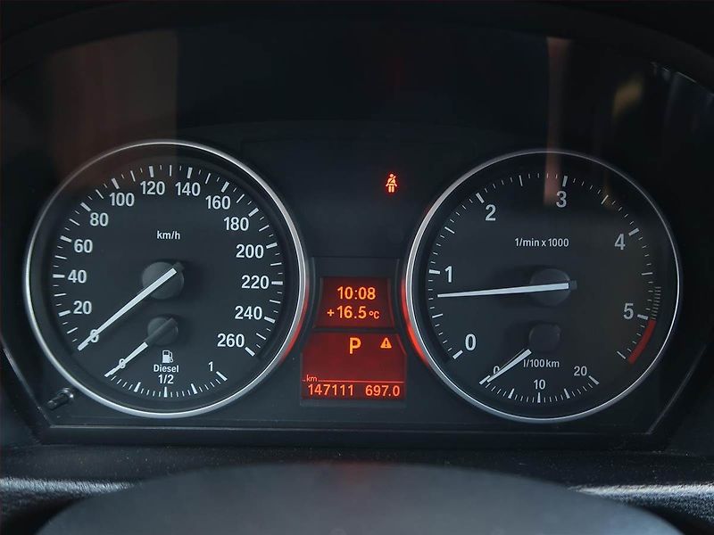 BMW X1 (2015) M Sport sDrive18d, 4X4 - fotka 11 z 21