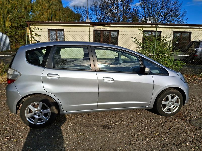 Honda Jazz 1.2 benzin Elegance 1. majitel - fotka 9 z 26