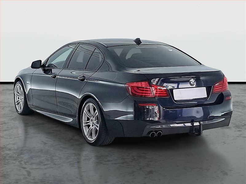 BMW Řada 5 (2011) M Paket 530d xDrive, 4X4 - fotka 4 z 23