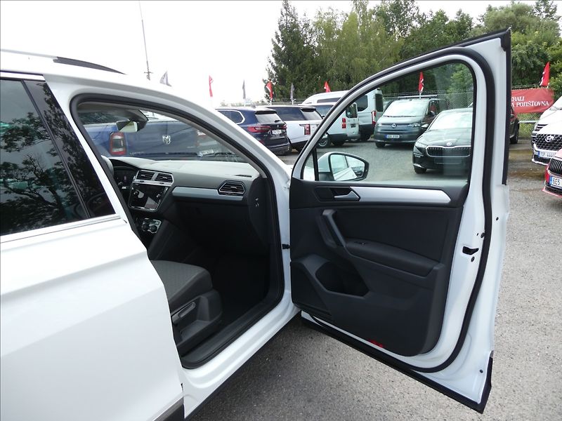 Volkswagen Tiguan 2,0 TSi 140kW DSG 4Motion,weba - fotka 25 z 52