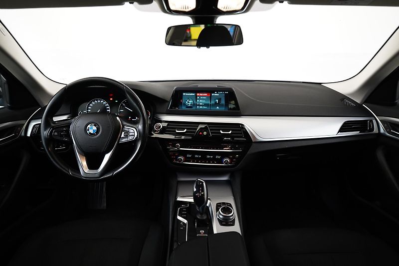 BMW Řada 5 - fotka 5 z 27