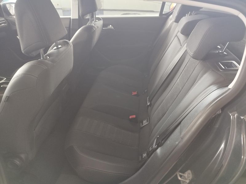 Peugeot 308 (2018) 1,2I,81KW,1.ROK ZÁRUKA,NAJ.54t - fotka 14 z 36