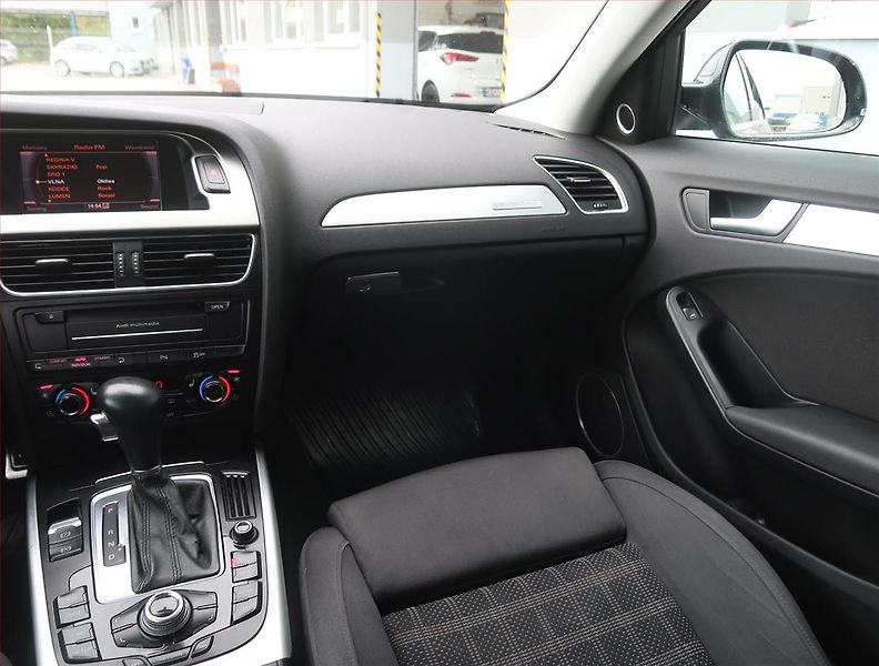 Audi A4 (2010) 3.0 TDI, 4X4, Automat - fotka 8 z 19