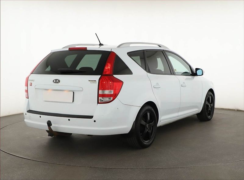 Kia Ceed (2011) 1.6 CRDi, Serv.kniha, po STK - fotka 5 z 16