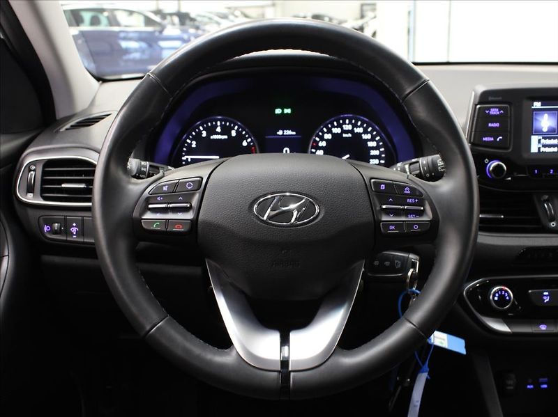 Hyundai i30 1,0 T-GDi 88kW 1.maj.ČR 40tkm! - fotka 9 z 19