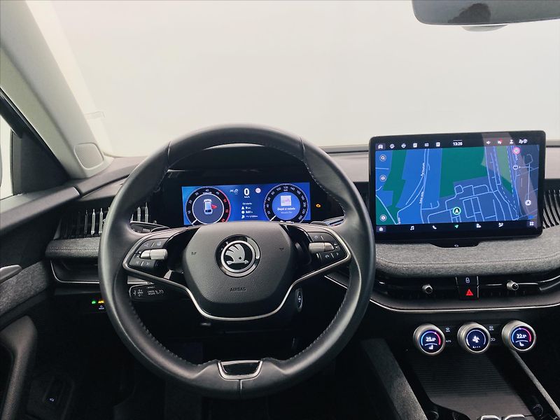 Škoda Superb 2,0 TDI 110kW DSG Selection - fotka 10 z 20