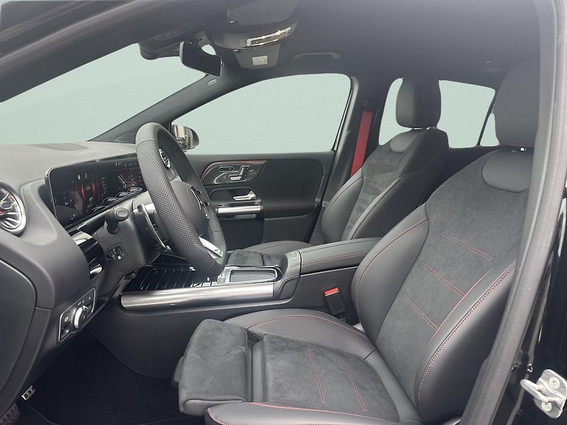 Mercedes-Benz GLA (2025) 35 AMG - fotka 13 z 15