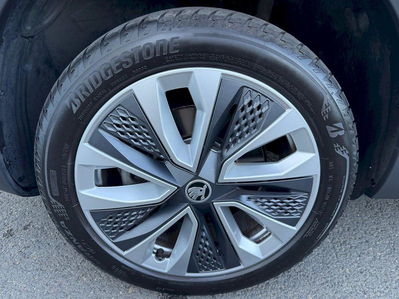 Škoda Karoq (2023) 1.5 TSI 110kW DSG Style - fotka 35 z 35