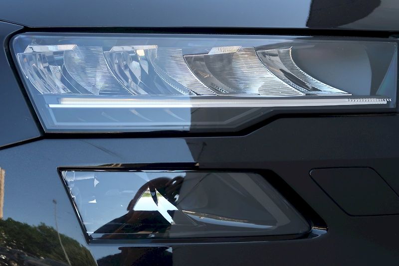 Škoda Karoq (2025) Top Selection 1,5 TSi/110 kW D - fotka 29 z 33