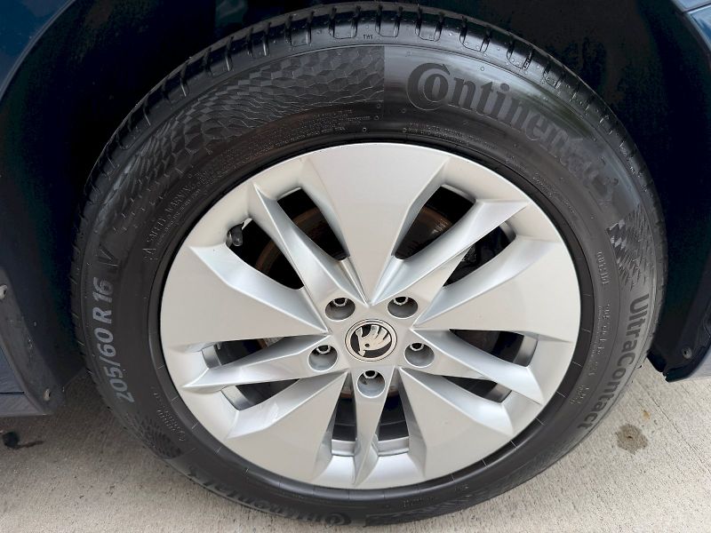 Škoda Octavia (2022) 2.0 TDI 110kW Ambition Plus Ex - fotka 35 z 35
