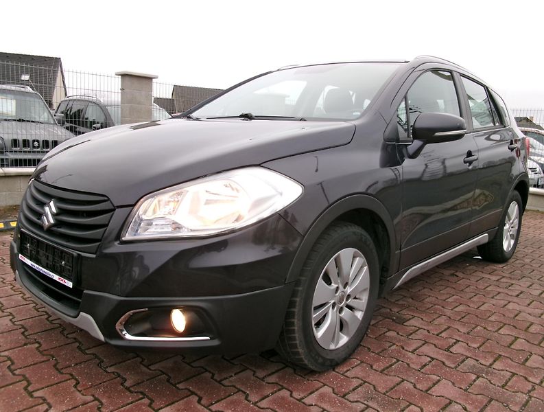 Suzuki SX4 S-Cross (2014) 1,6i AC TEMP VÝHŘEV TAŽNÉ - fotka 2 z 30