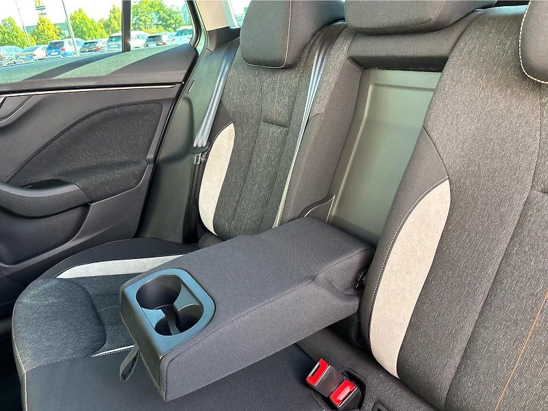 Škoda Scala 1.0 TSI 85 kW TOP SELECTION - fotka 25 z 30