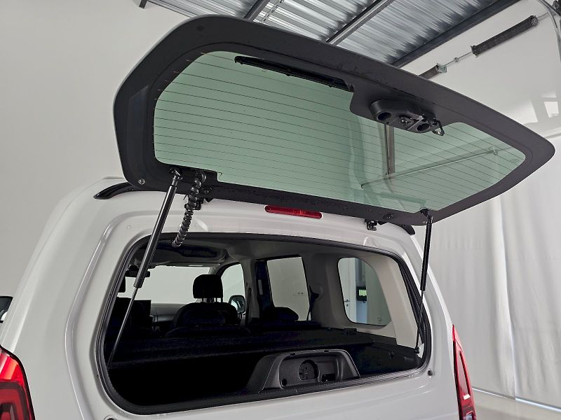 Toyota ProAce City Verso (2024) L1 1.2T 110k FAMILY - fotka 24 z 25