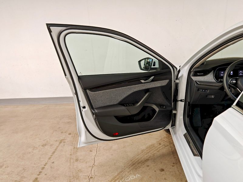 Škoda Octavia (2024) 1.5 TSI 110 kW DSG Top Selecti - fotka 21 z 31