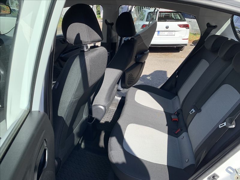 Hyundai i10 1,0 i ČR,1.MAJITEL,SERVISKA - fotka 15 z 17