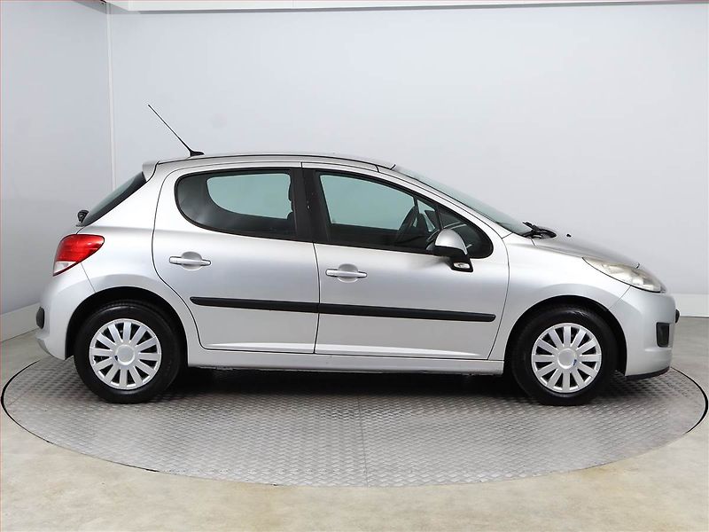 Peugeot 207 (2010) 1.4 HDI, nová STK, Klima - fotka 6 z 10