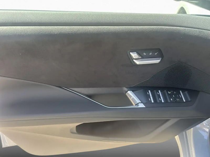 BMW iX3 50 xDrive M-Sport Pro HuD Pano - fotka 6 z 10