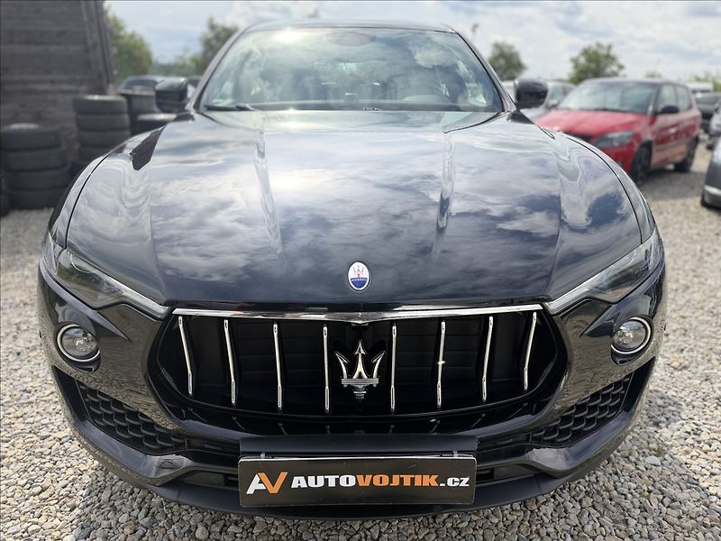 Maserati Levante 3,0 Q4 A/T 202kW - fotka 2 z 31