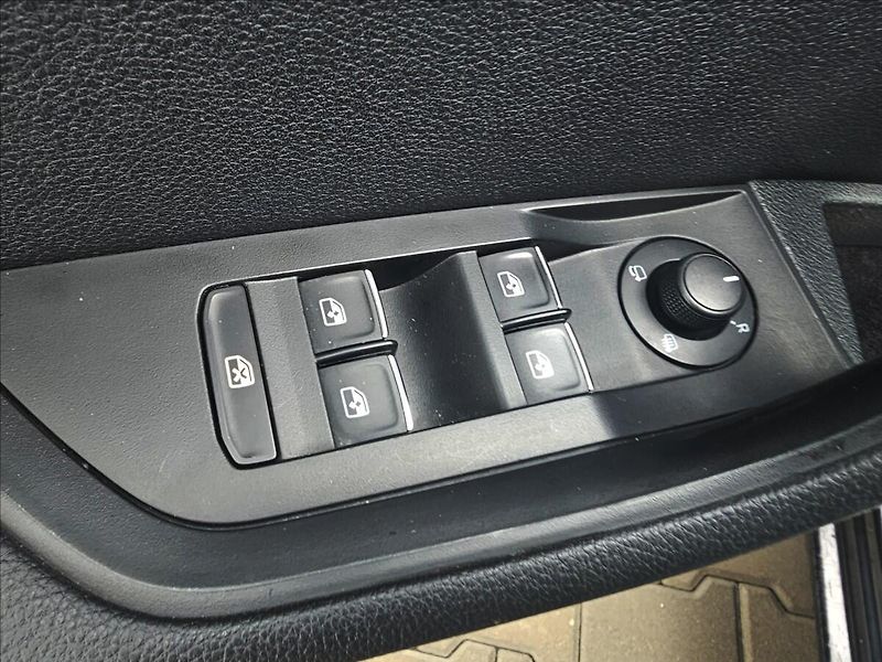 Škoda Superb III 2,0TDi 1KW DSG STYLE - fotka 14 z 51