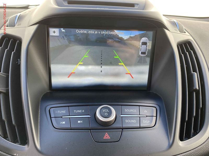 Ford Kuga (2018) 2.0 TDCi 4x4, Titanium, navi - fotka 17 z 18