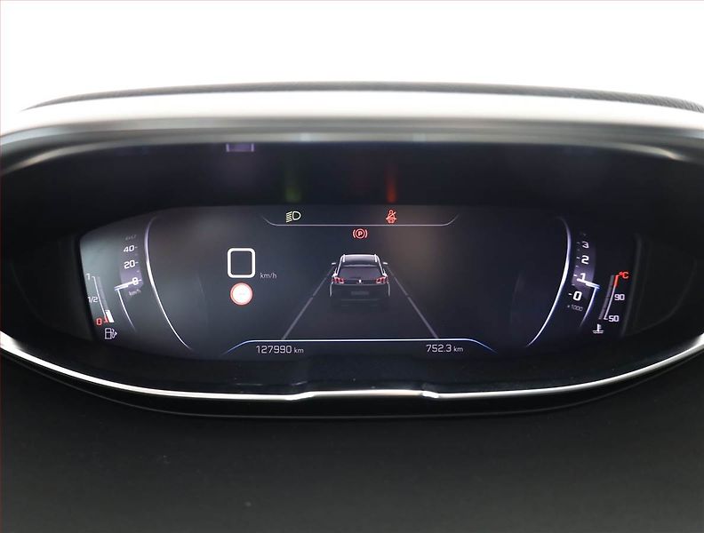 Peugeot 5008 (2021) 1.5 BlueHDi, 7 míst, Tempomat - fotka 9 z 18