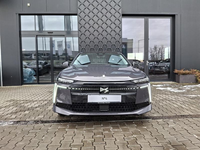 DS Automobiles DS N°4 (2026) N°4 JULES VERNE HYBRID 145 - fotka 2 z 26