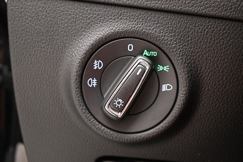 Škoda Superb 2,0 TDI 147 kW DSG 4x4 Ambitio - fotka 26 z 30