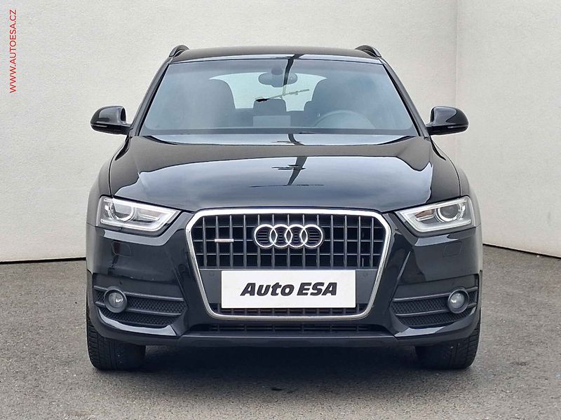 Audi Q3 (2013) 2.0 TFSi quattro, Bixen, navi - fotka 2 z 19