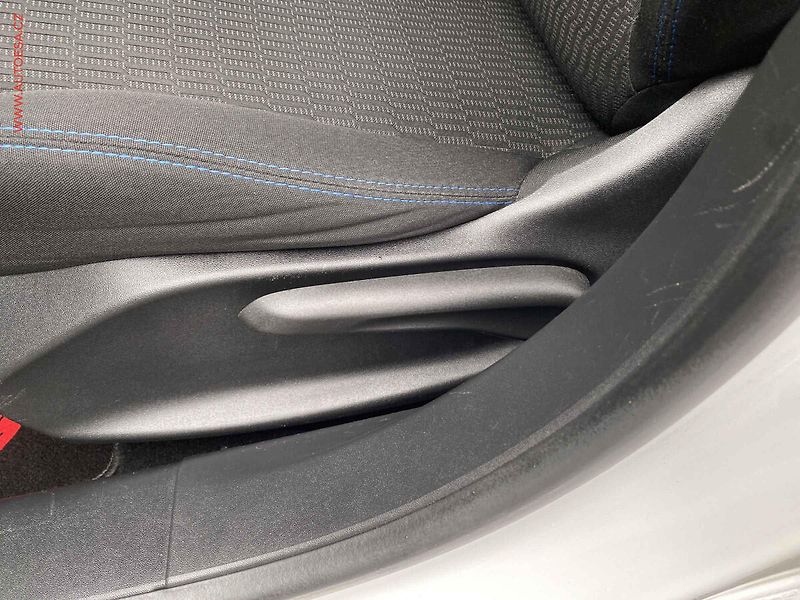 Peugeot 208 (2019) 1.2PT, Signature - fotka 14 z 15
