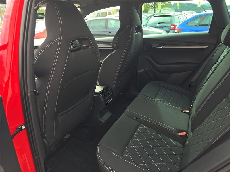 Škoda Karoq 1,5 TSi 110KW DSG Sportline TZ - fotka 26 z 46