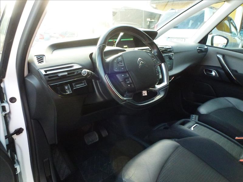 Citroën Grand C4 Picasso 2,0 HDI 7míst 150HP AUT Polar - fotka 18 z 57