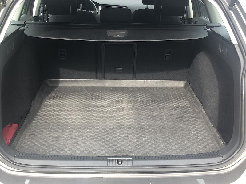 Volkswagen Golf Variant (2013) 1,6TDI DSG Comfortl. Nez. top. - fotka 43 z 65