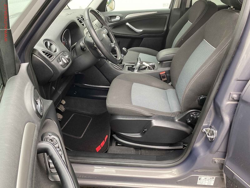 Ford Galaxy (2013) 2.0 TDCi, Champions, navi - fotka 9 z 19