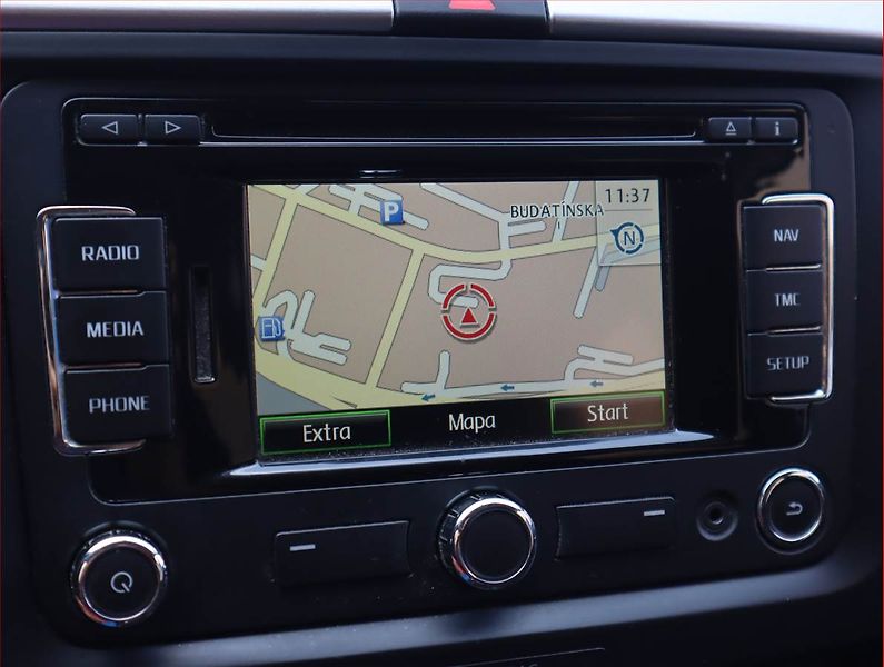 Škoda Superb (2014) 2.0 TDI, 4X4, Navi, Xenony - fotka 13 z 17